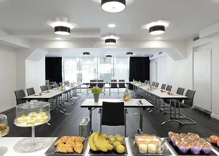 Otel Amano Düsseldorf